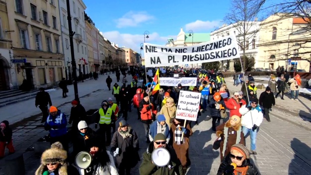 "Plac jest nasz". Protest przeciwko budowie pomnika smoleńskiego